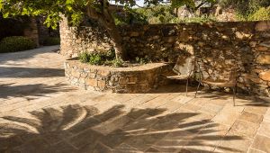 La cours de l'hôtel à Saint-Florent